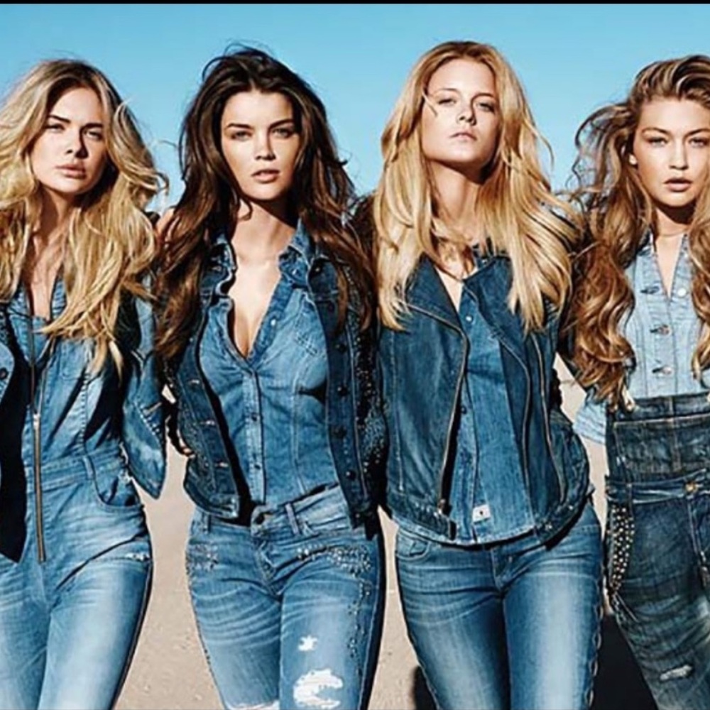 ALL DENIM & TOPS PARTY SHARE SHOW! BRING YOUR BEST & YOUR BESTIES - Picture 1 of 11